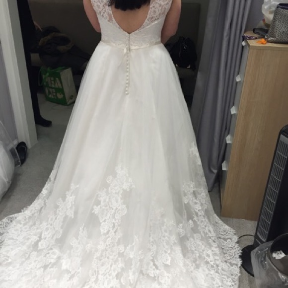 Madison James Ivory lace wedding dress-Size 12 - Picture 7 of 7